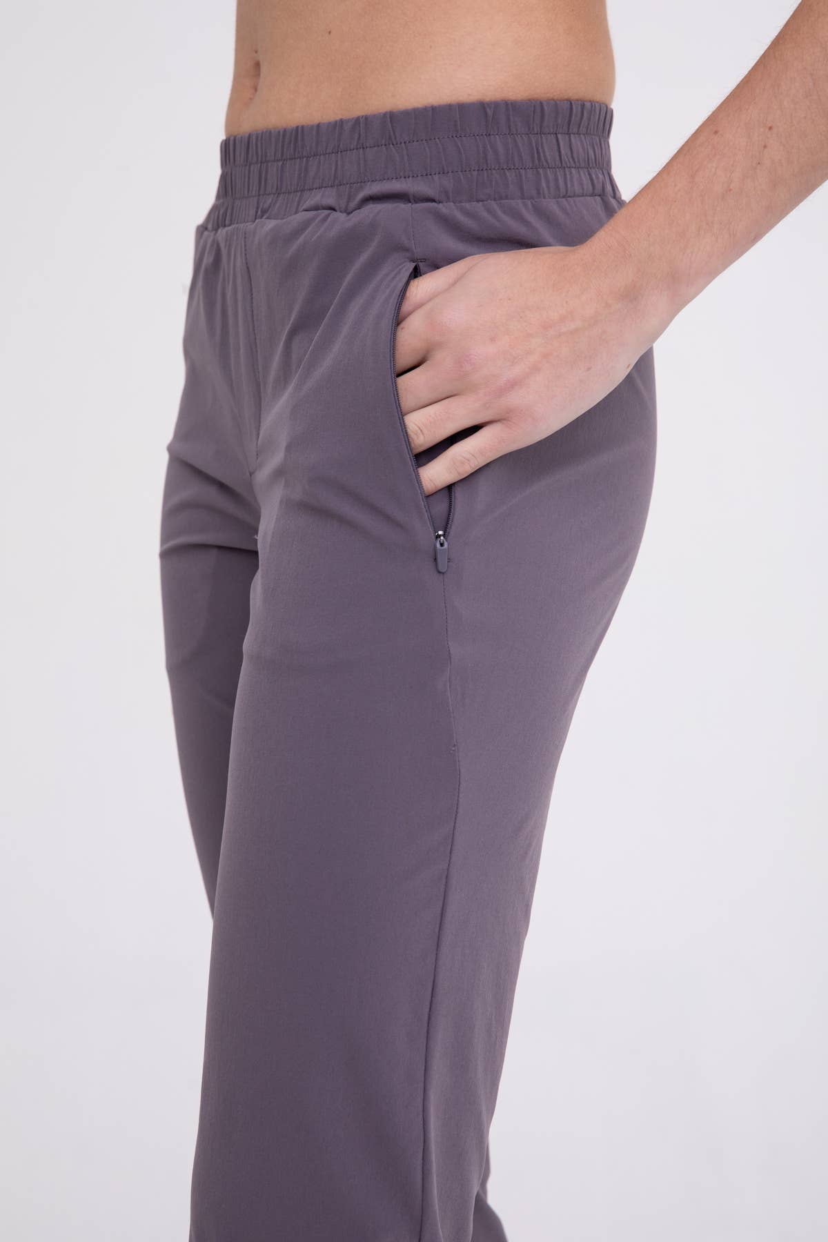 Nylon-Blend Capri Active Pants